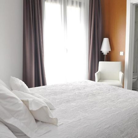 Toral Hotel Леон Стая снимка