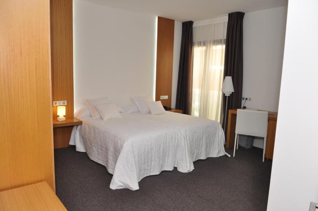 Toral Hotel Леон Стая снимка