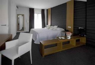 Toral Hotel Леон Екстериор снимка